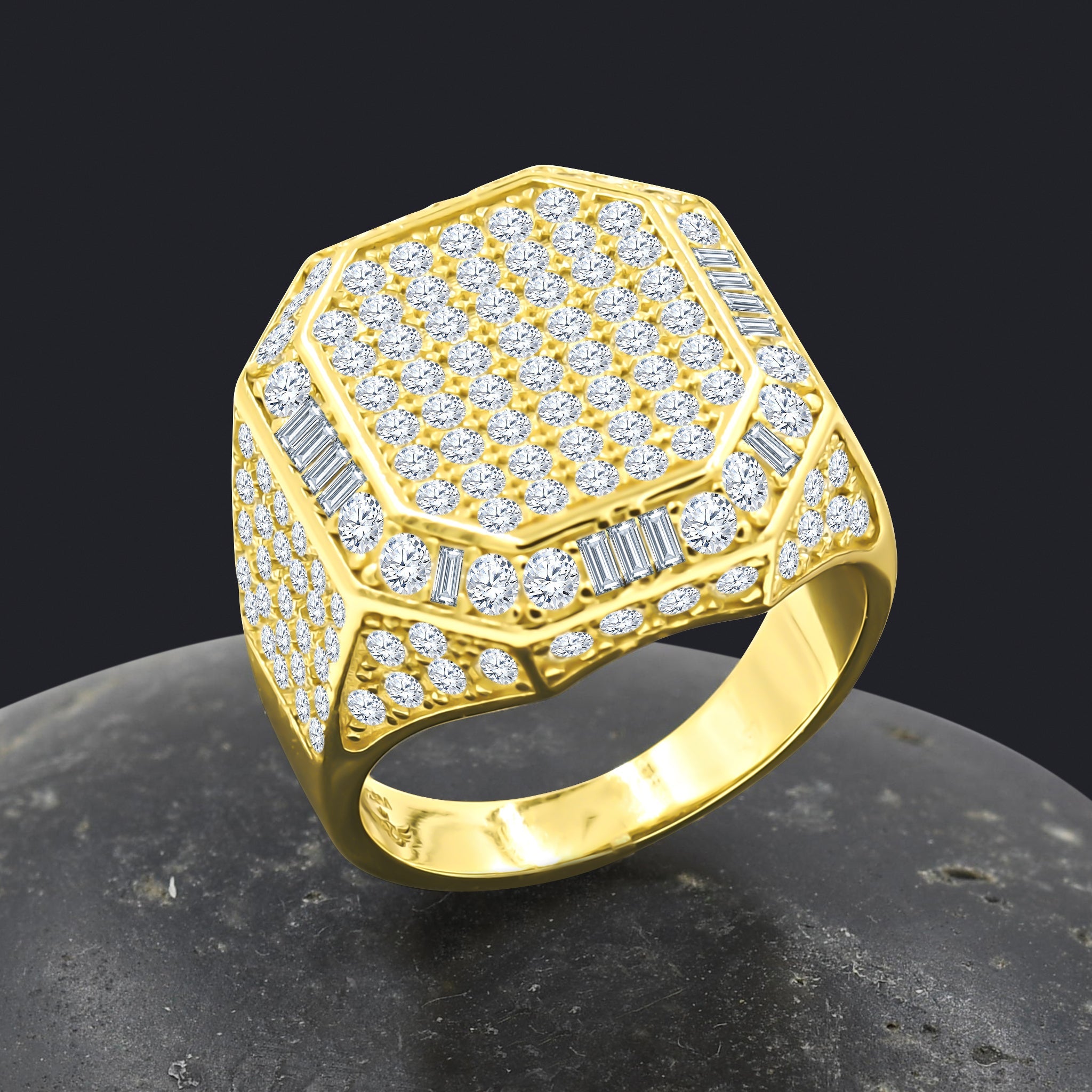 Close-up of FISNIK moissanite ring highlighting the VVS lab diamond clarity